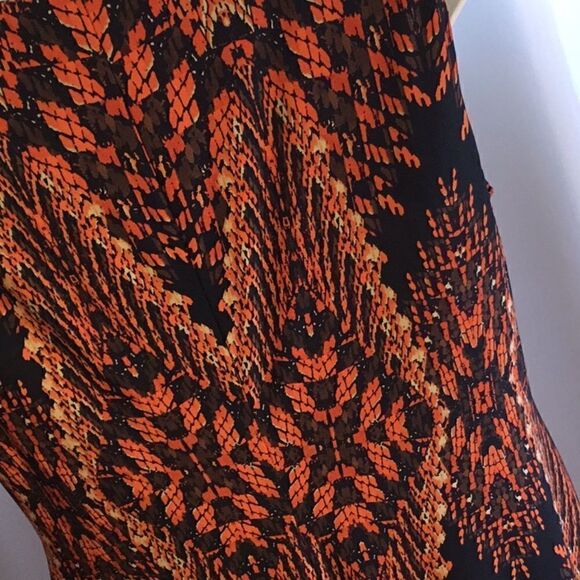 Hi lo hem sleeveless dress in size 2 x - Picture 6 of 8